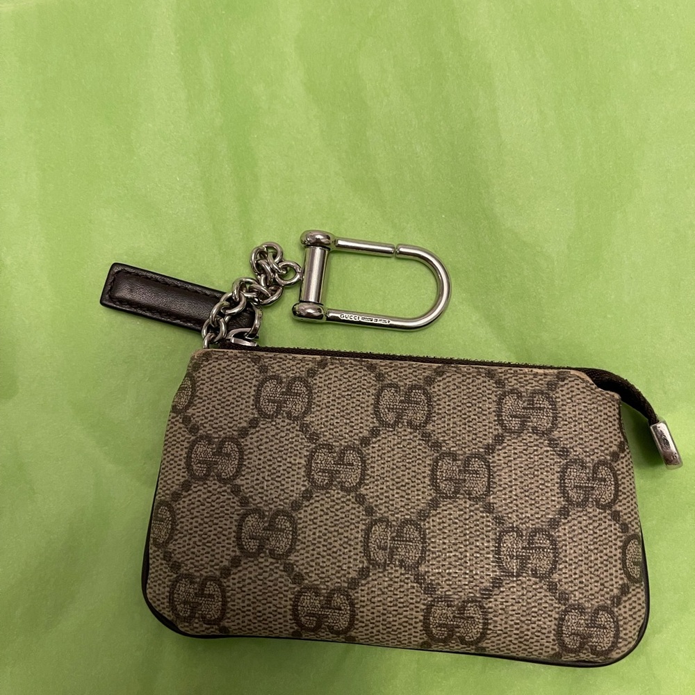 Gucci GG supreme key pouch